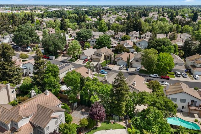 9502 Village Tree Dr, Elk Grove, CA 95758