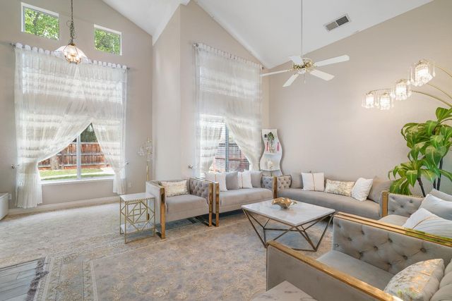 9502 Village Tree Dr, Elk Grove, CA 95758