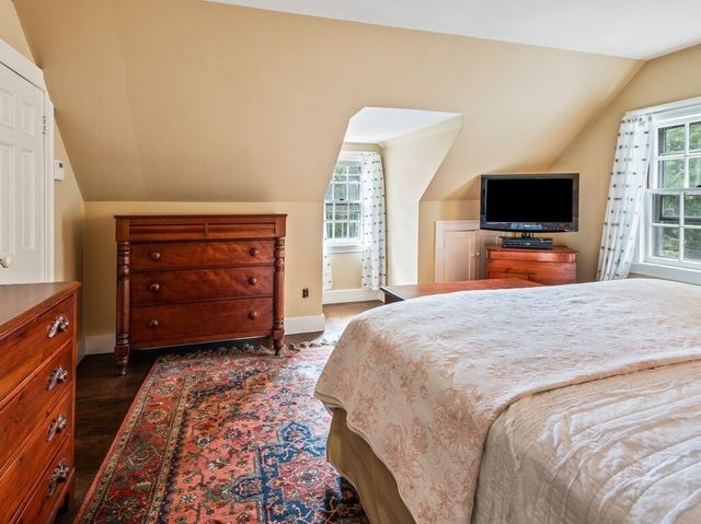 20 Manhattan Rd, Worcester, MA 01602