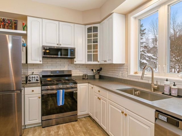 85 Barrett Lane, Williston, VT 05495