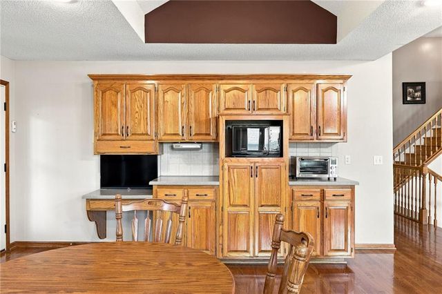 6726 N Charleston Drive, Kansas City, MO 64119