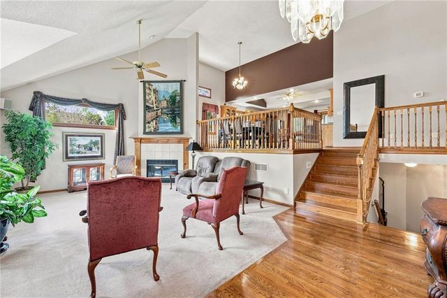 6726 N Charleston Drive, Kansas City, MO 64119