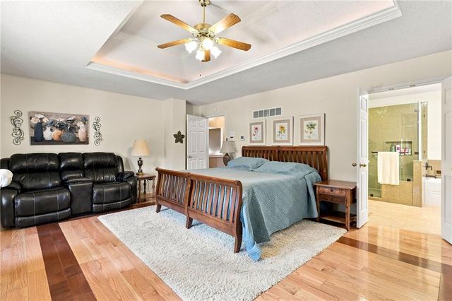 6726 N Charleston Drive, Kansas City, MO 64119
