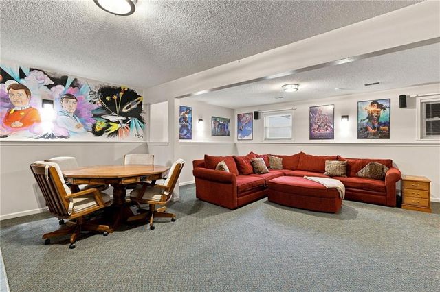 6726 N Charleston Drive, Kansas City, MO 64119