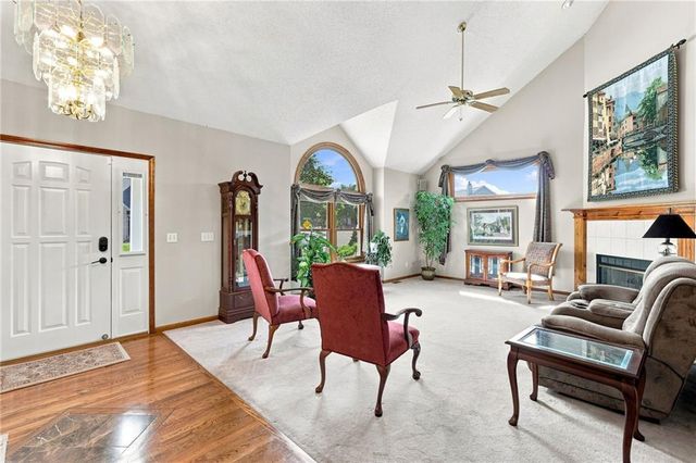 6726 N Charleston Drive, Kansas City, MO 64119