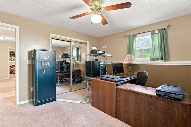6726 N Charleston Drive, Kansas City, MO 64119