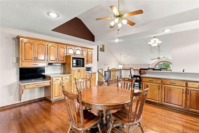 6726 N Charleston Drive, Kansas City, MO 64119