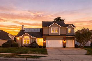 6726 N Charleston Drive, Kansas City, MO 64119