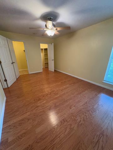 400 W 35th ST 203, Austin, TX 78705