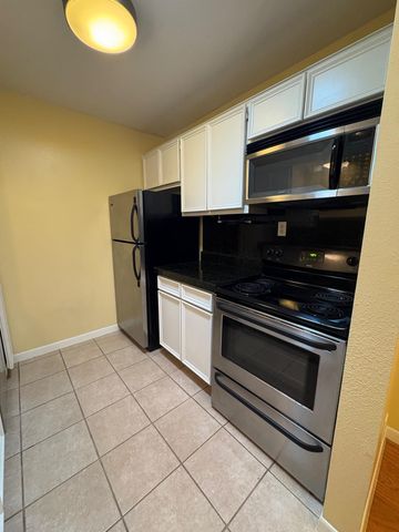 400 W 35th ST 203, Austin, TX 78705