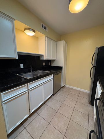 400 W 35th ST 203, Austin, TX 78705