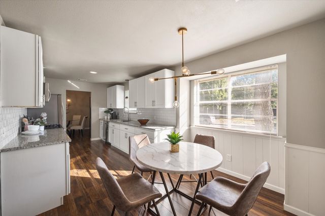 2346 Freeland Way, Dallas, TX 75228