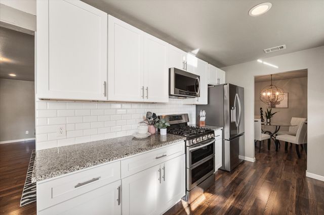 2346 Freeland Way, Dallas, TX 75228