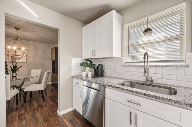 2346 Freeland Way, Dallas, TX 75228