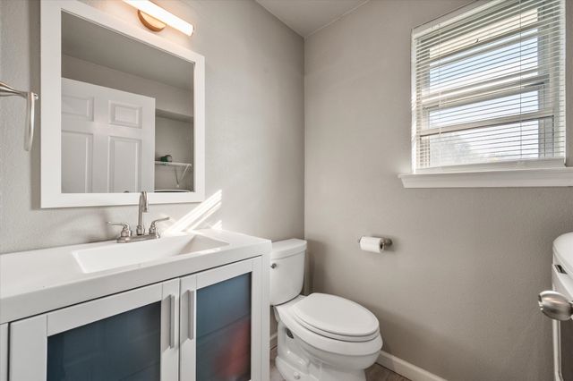 2346 Freeland Way, Dallas, TX 75228