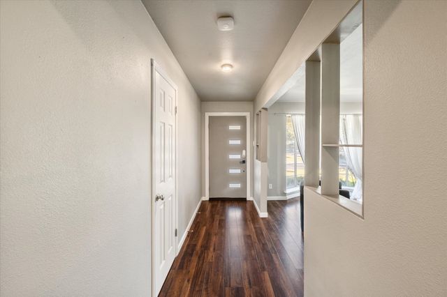 2346 Freeland Way, Dallas, TX 75228