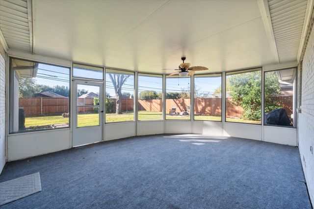 2346 Freeland Way, Dallas, TX 75228