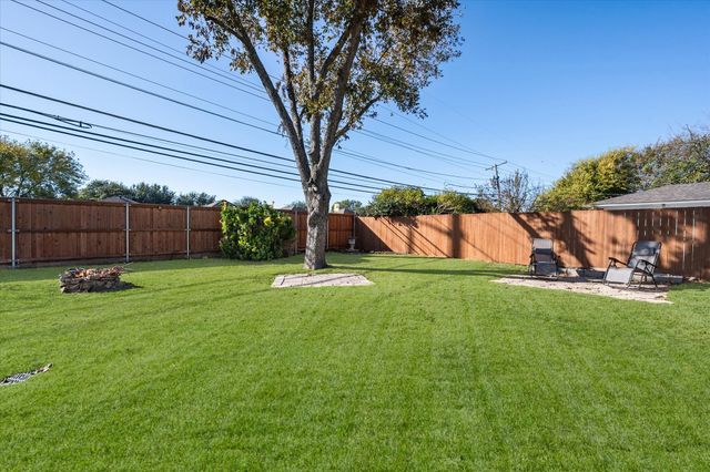 2346 Freeland Way, Dallas, TX 75228