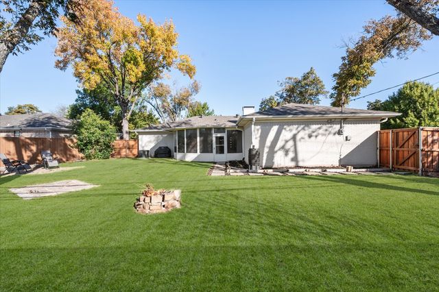 2346 Freeland Way, Dallas, TX 75228