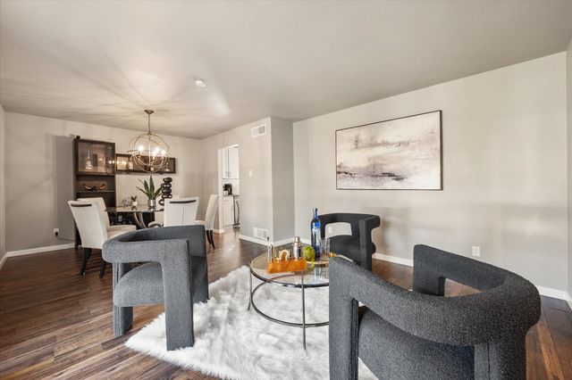 2346 Freeland Way, Dallas, TX 75228