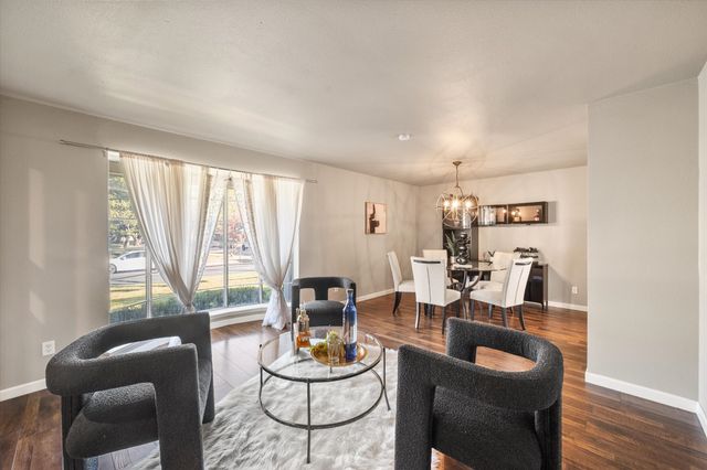 2346 Freeland Way, Dallas, TX 75228