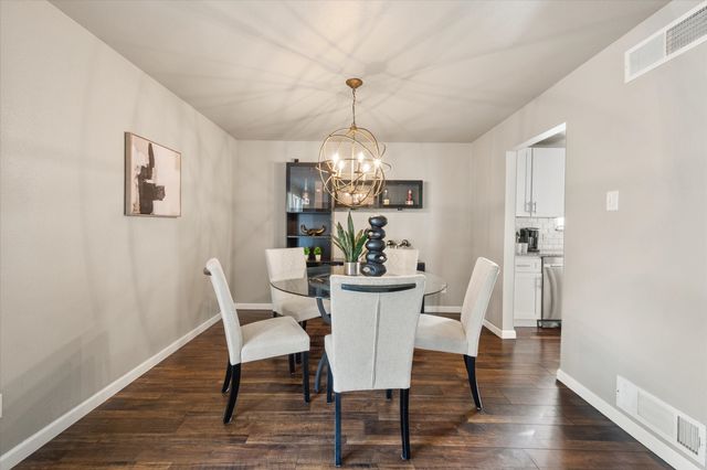 2346 Freeland Way, Dallas, TX 75228