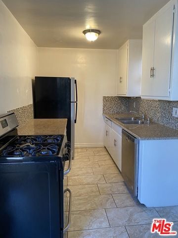 10438 Santa Monica Boulevard 4, Los Angeles, CA 90025
