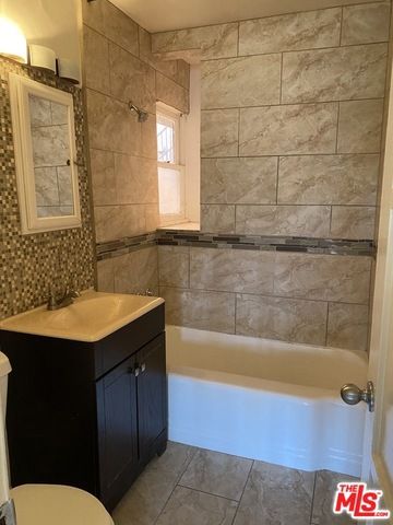 10438 Santa Monica Boulevard 4, Los Angeles, CA 90025