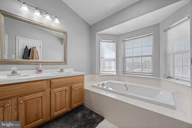 33 RED TAIL CT, Royersford, PA 19468