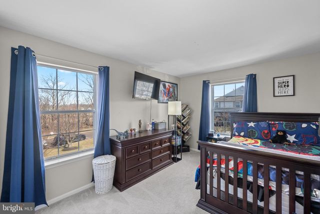 33 RED TAIL CT, Royersford, PA 19468