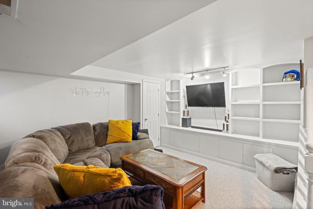 33 RED TAIL CT, Royersford, PA 19468