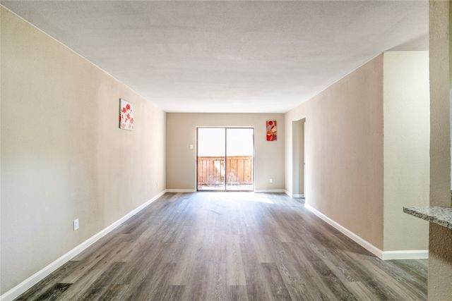 8110 Skillman Street 1027, Dallas, TX 75231