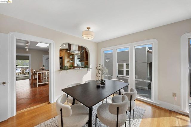 6100 6100 Majestic Ave, Oakland, CA 94605