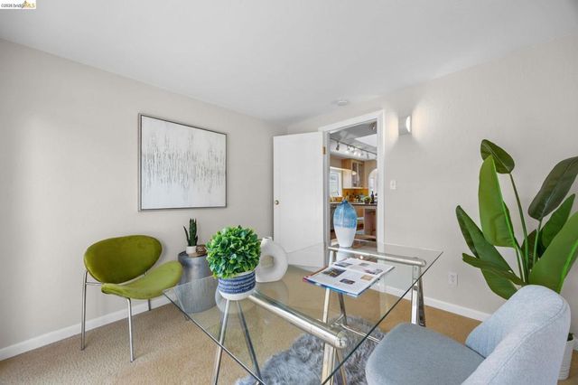 6100 6100 Majestic Ave, Oakland, CA 94605