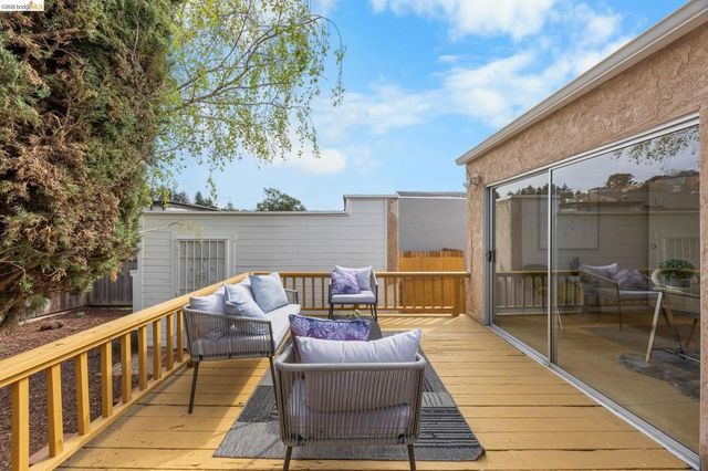 6100 6100 Majestic Ave, Oakland, CA 94605