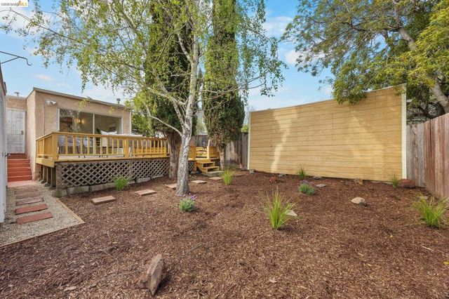 6100 6100 Majestic Ave, Oakland, CA 94605