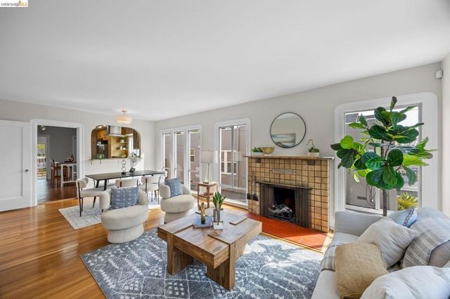 6100 6100 Majestic Ave, Oakland, CA 94605