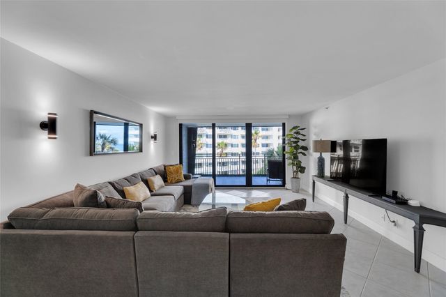 1167 HILLSBORO MILE 306, Hillsboro Beach, FL 33062