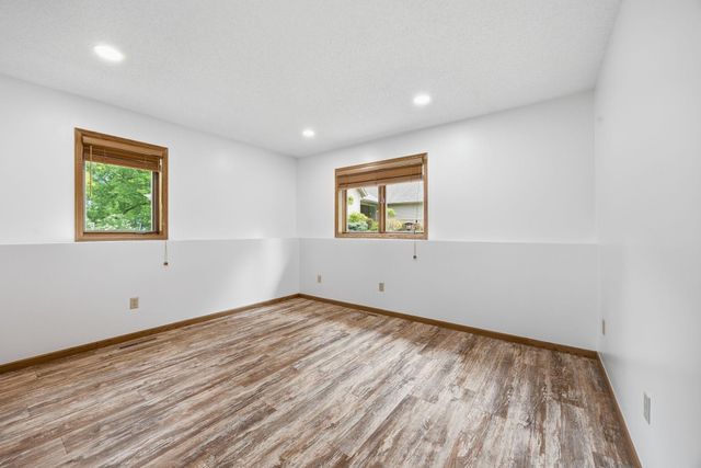 5724 Auto Club Circle, Bloomington, MN 55437