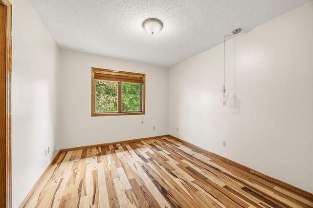 5724 Auto Club Circle, Bloomington, MN 55437