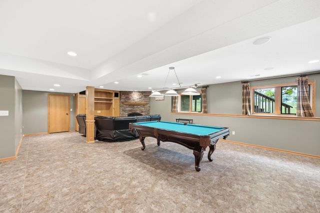 5724 Auto Club Circle, Bloomington, MN 55437