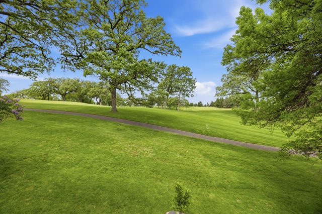 5724 Auto Club Circle, Bloomington, MN 55437