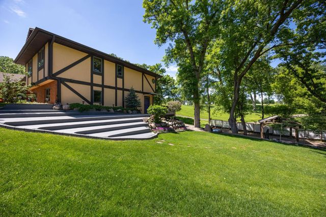 5724 Auto Club Circle, Bloomington, MN 55437