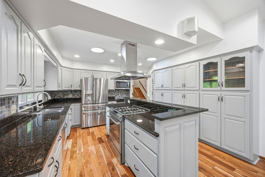 5724 Auto Club Circle, Bloomington, MN 55437 — photo 4