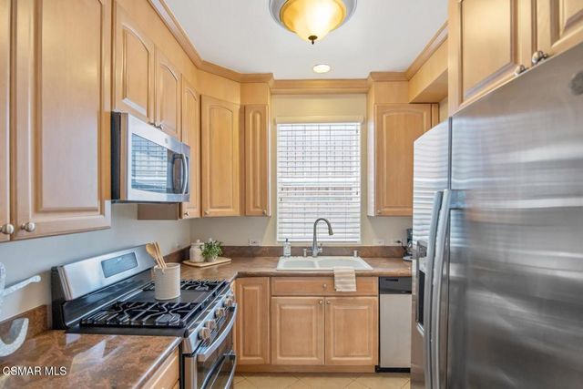 4442 Vista Del Monte Avenue 2, Sherman Oaks, CA 91403