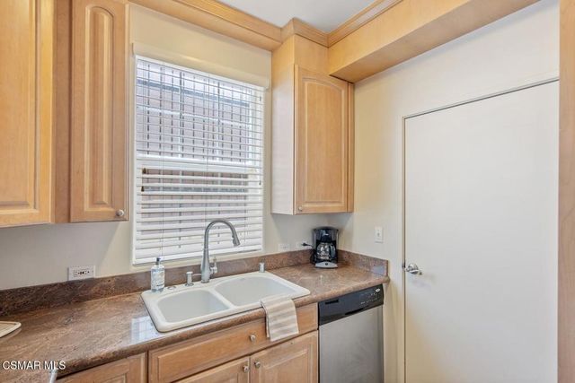 4442 Vista Del Monte Avenue 2, Sherman Oaks, CA 91403