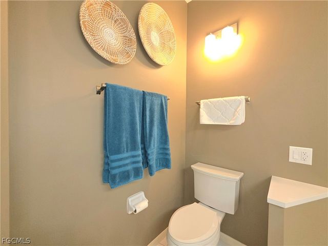 12070 Summergate CIR 201, Fort Myers, FL 33913