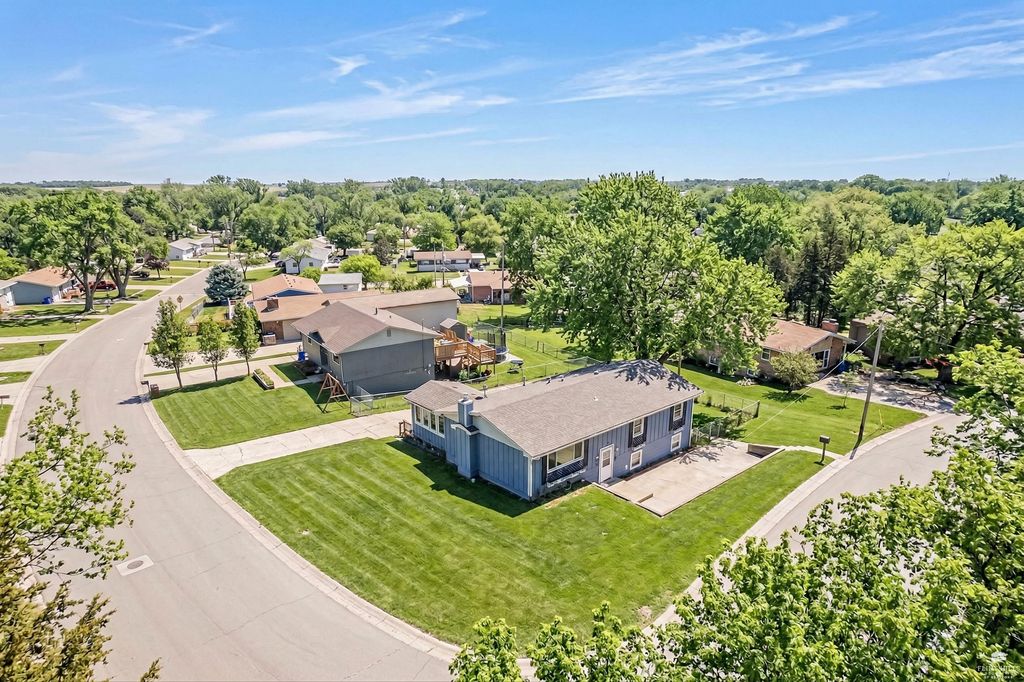 1741 BEL AIR Drive, Junction City, KS 66441