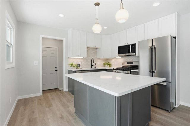 1314 Debra Lane, Madison, WI 53704