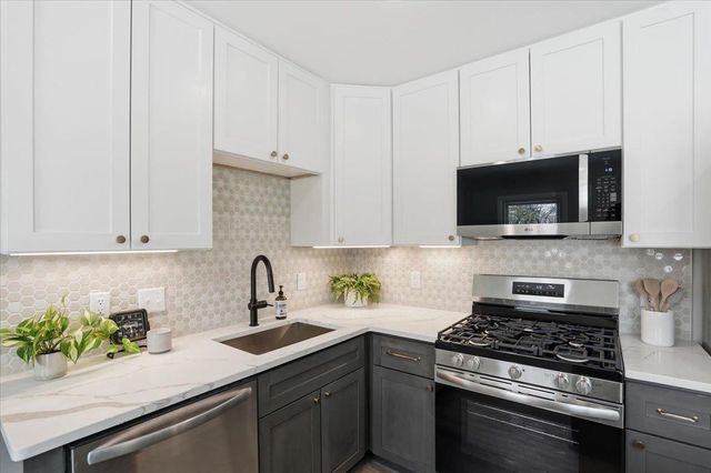 1314 Debra Lane, Madison, WI 53704